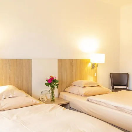 Kelkheimer Hof 3*