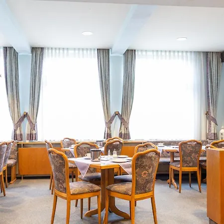 肯克赫米尔霍夫酒店 酒店 凯尔克海姆（陶努斯）