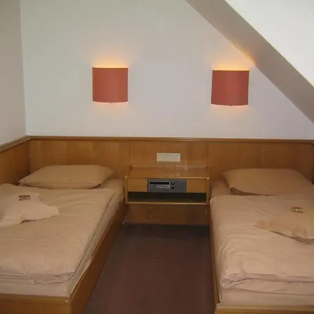 Kelkheimer Hof 3*